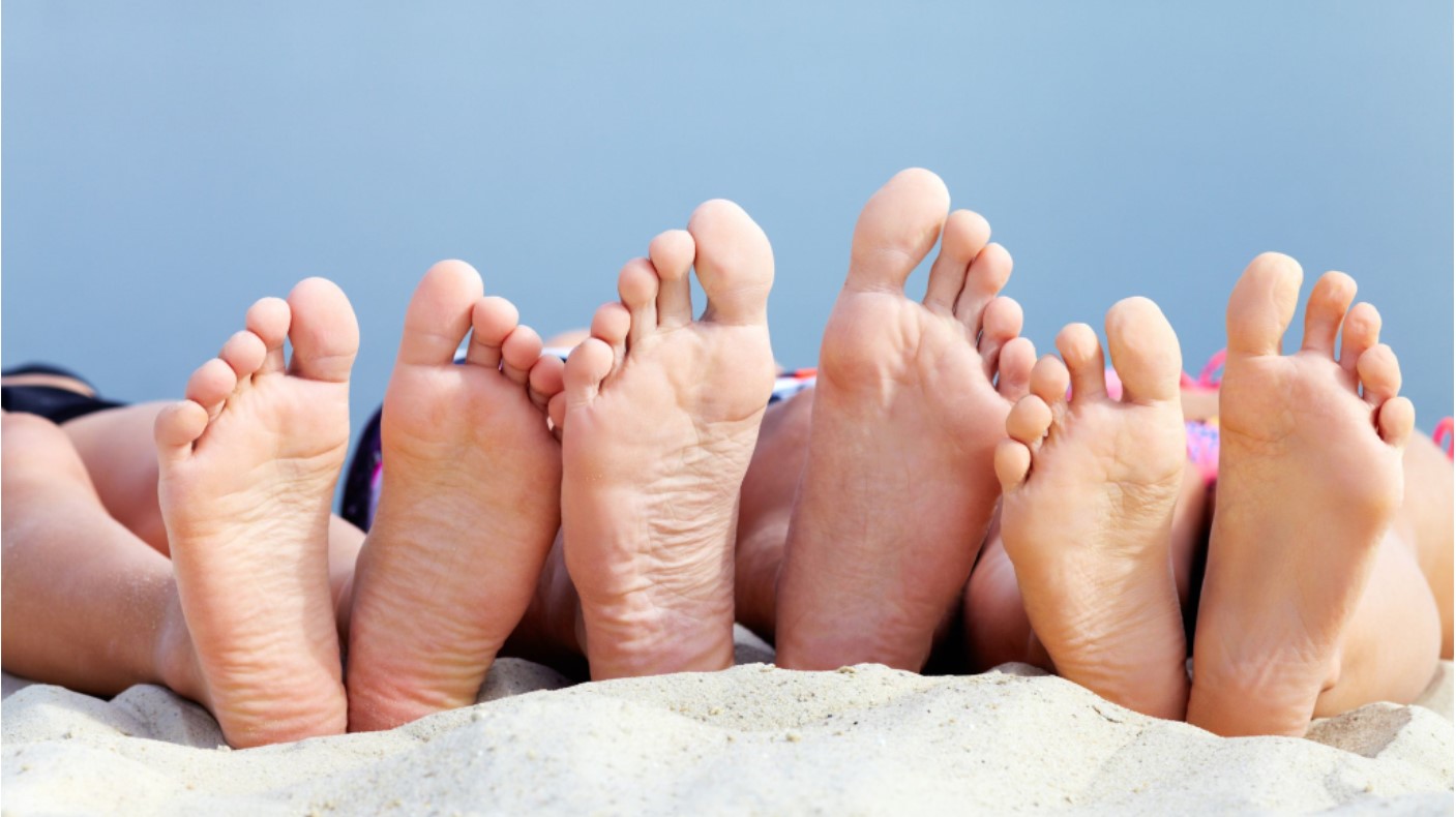 family feet in sand for fz website